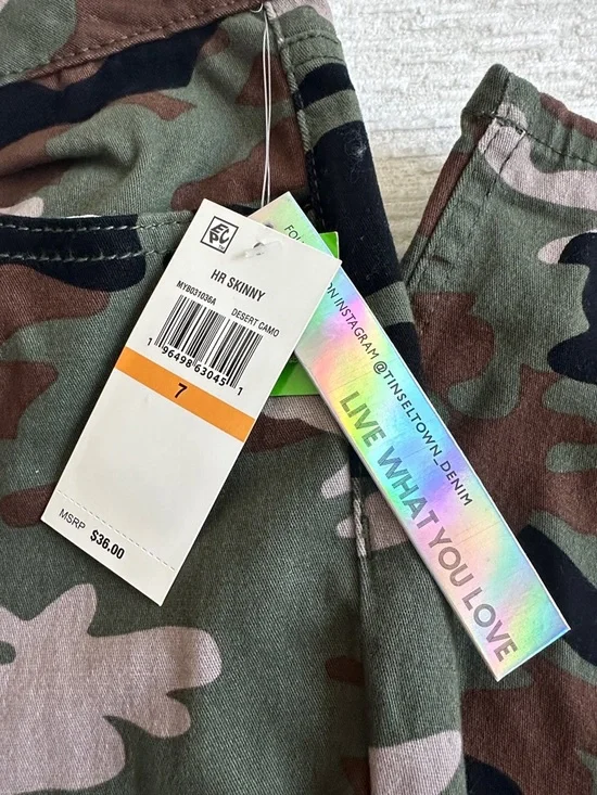Junior Women’s Camouflage High Rise Vintage Skinny Pants - NWT - Picture 6 of 6